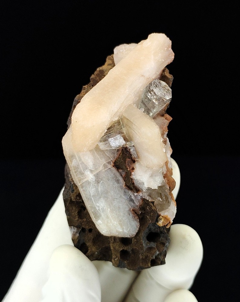 Natural Stilbite With Apophyllite Minerals #S155