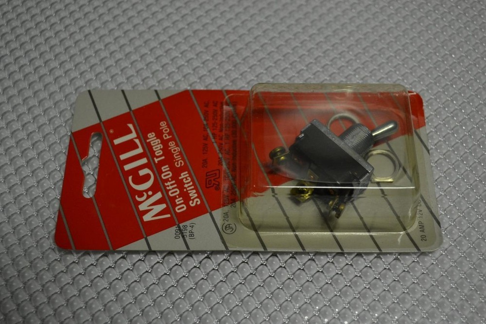 ONE NEW MCGILL ON-OFF-ON SINGLE POLE TOGGLE SWITCH BP-4