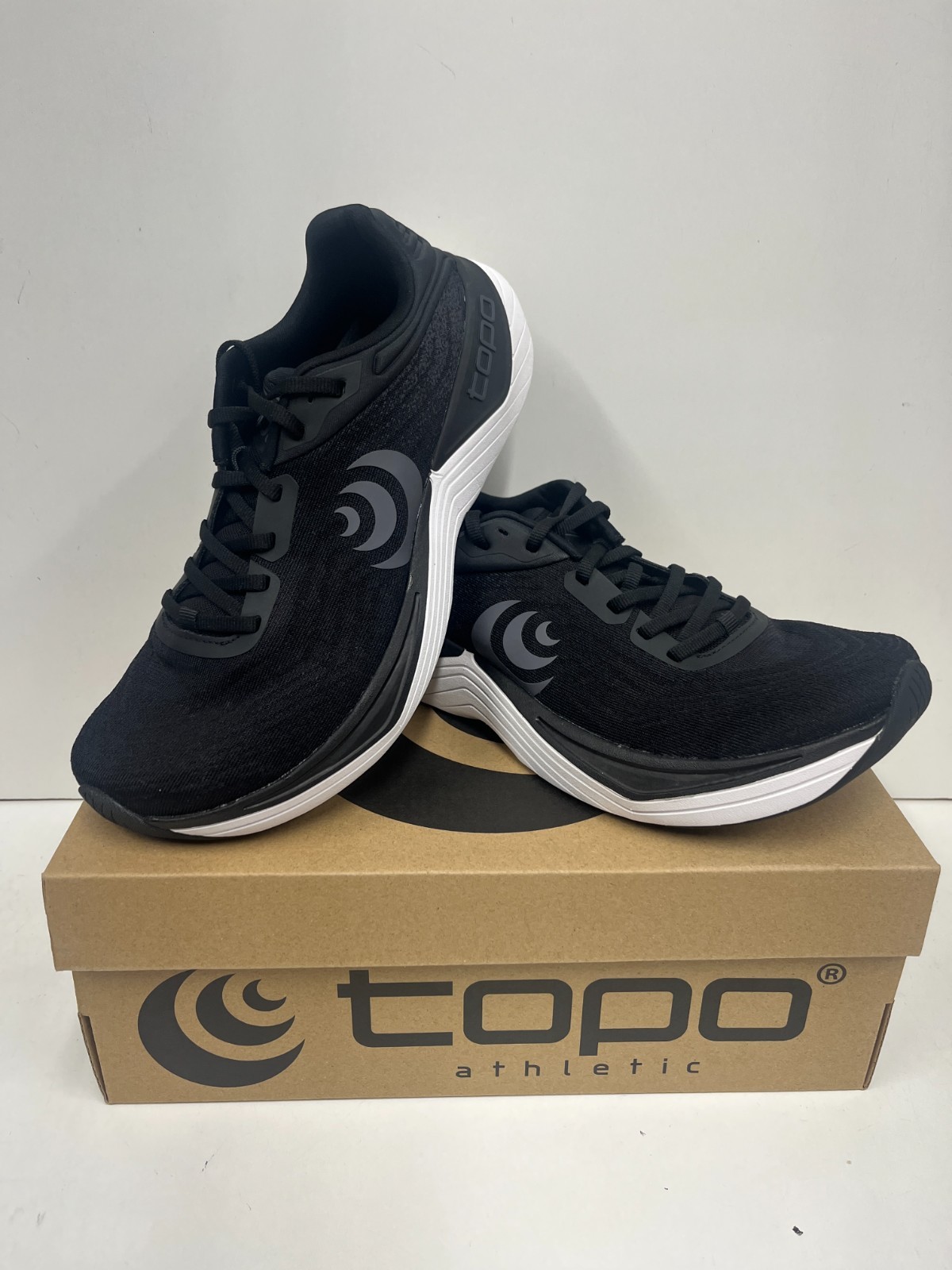 TOPO Ultrafly 5 -- Women's Running Shoes -- NEW