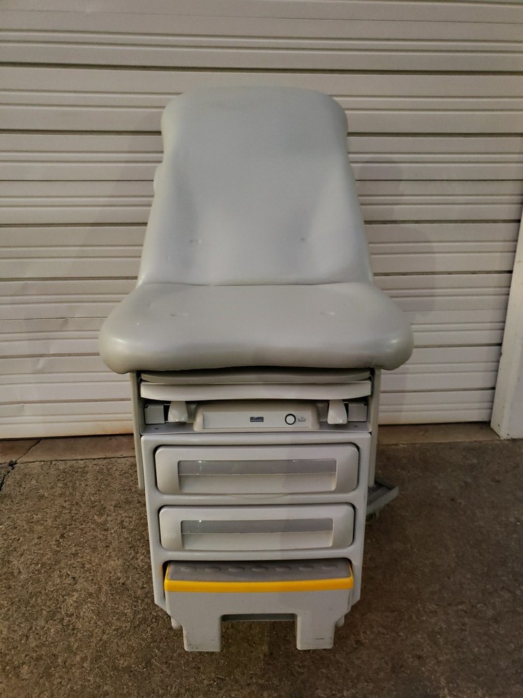 Midmark 604 Exam Table Excellent Condition