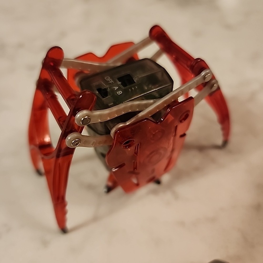 Hexbug - Remote Controlled RED Hex Bug Inchworm NEEDS BATTERIES Nano