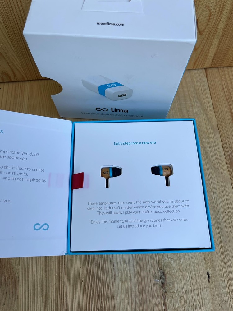 Lima Smart Cloud Sharing USB Device Kit with Earphones White New d7