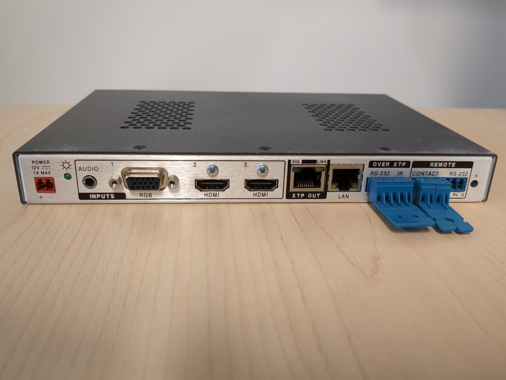 Extron XTP T USW 103 Three Input XTP Switcher Integrated Transmitter