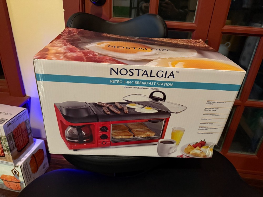 Nostalgia BSET300RETRORED 4 Slice Toaster Oven - Red