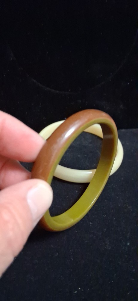 Vintage Nephrite Jade & Vintage Bakelite. Bracelets Bangles