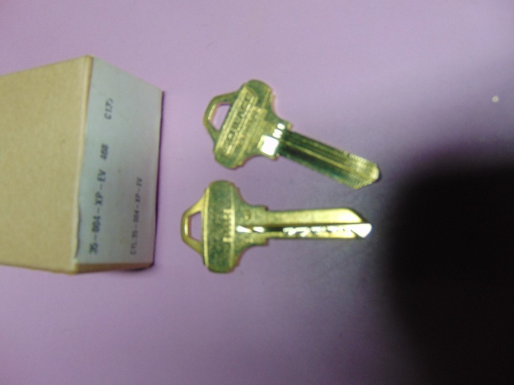 2  KEYS   EVEREST PRIMUS SCHLAGE C135  KEYS UNCUT    LOCKSMITH