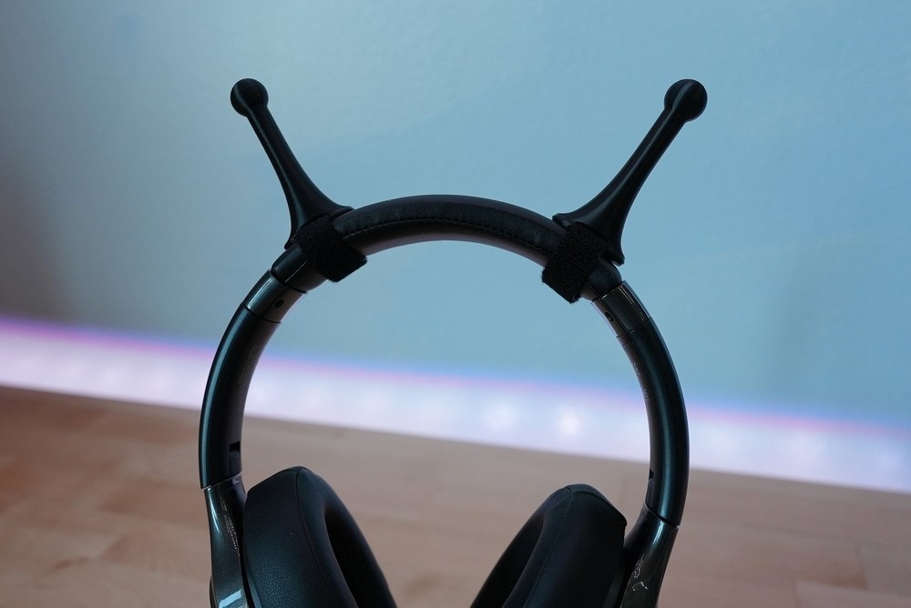 Alien Antenna for Headphones