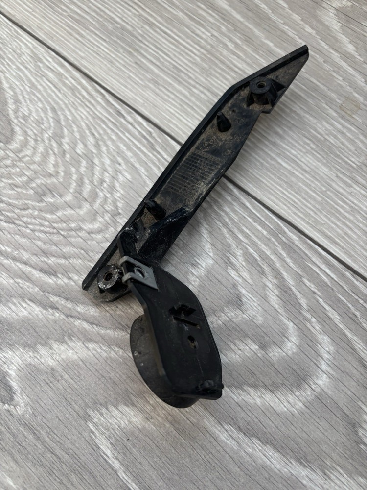 BMW e90 Right Hand Front Wing Bracket Fitting Mounting Support Fixing