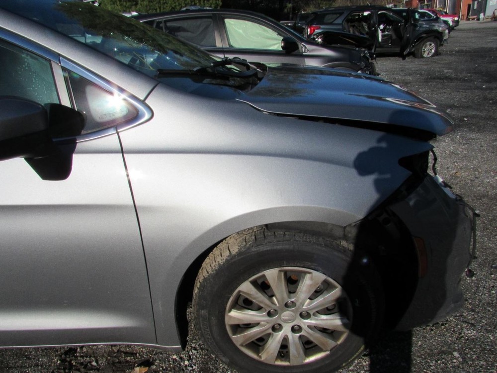 PACIFICA 2018 Glove Box 1015040