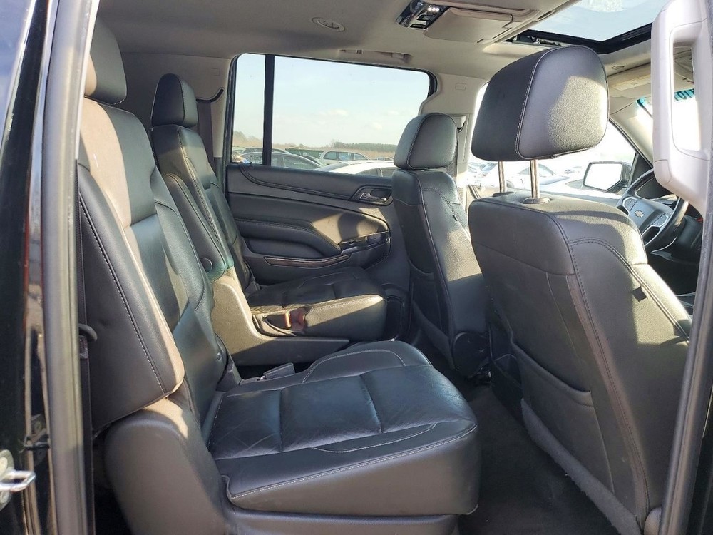 SUBCHEV15 2017 Glove Box 4984706