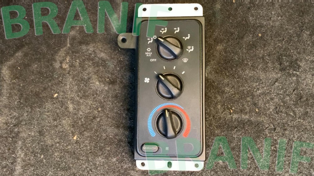 CUMMINS Heat/AC Controller 55056702AD