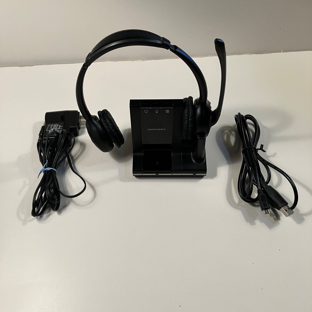 Wireless Headset Plantronics W02 DECT 6.0 w/ Charger and USB Cable