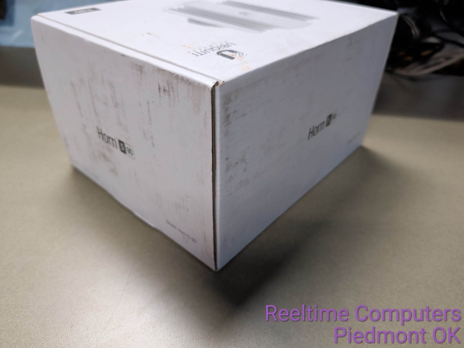 Ubiquiti HORN-5-90 5GHz 90° Beamwidth Isolation Horn Antenna 13 dBi – BNIB