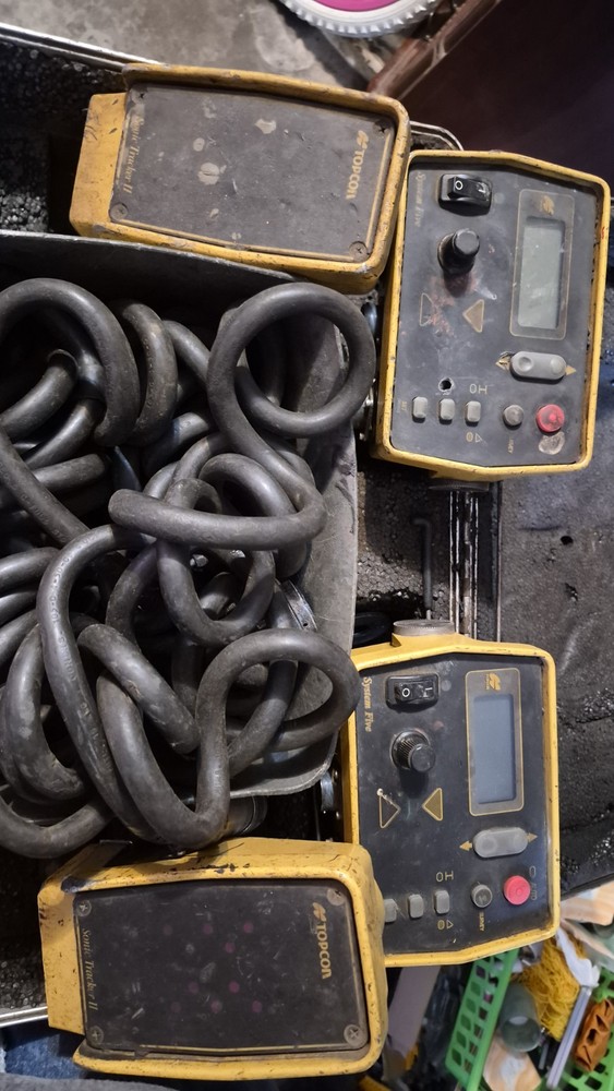 Topcon System 5 Asphalt Paver Control Set with 2 Cable and 2 Sonic Tracker II