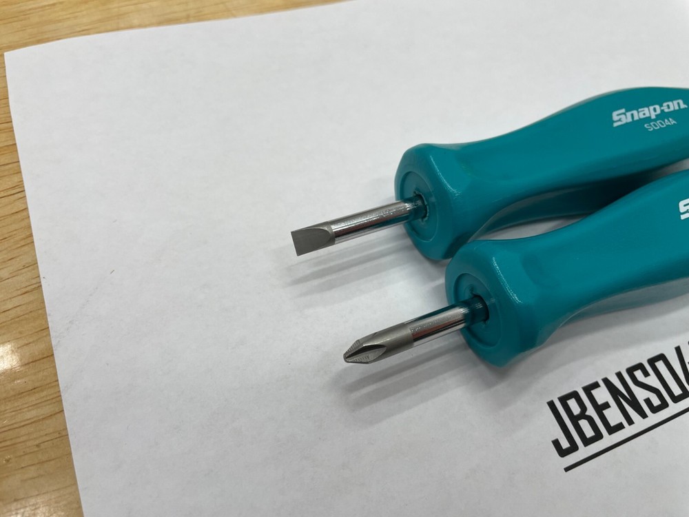 Snap-on Tools USA RARE TEAL 2pc Hard Standard Handle Stubby Screwdriver Set