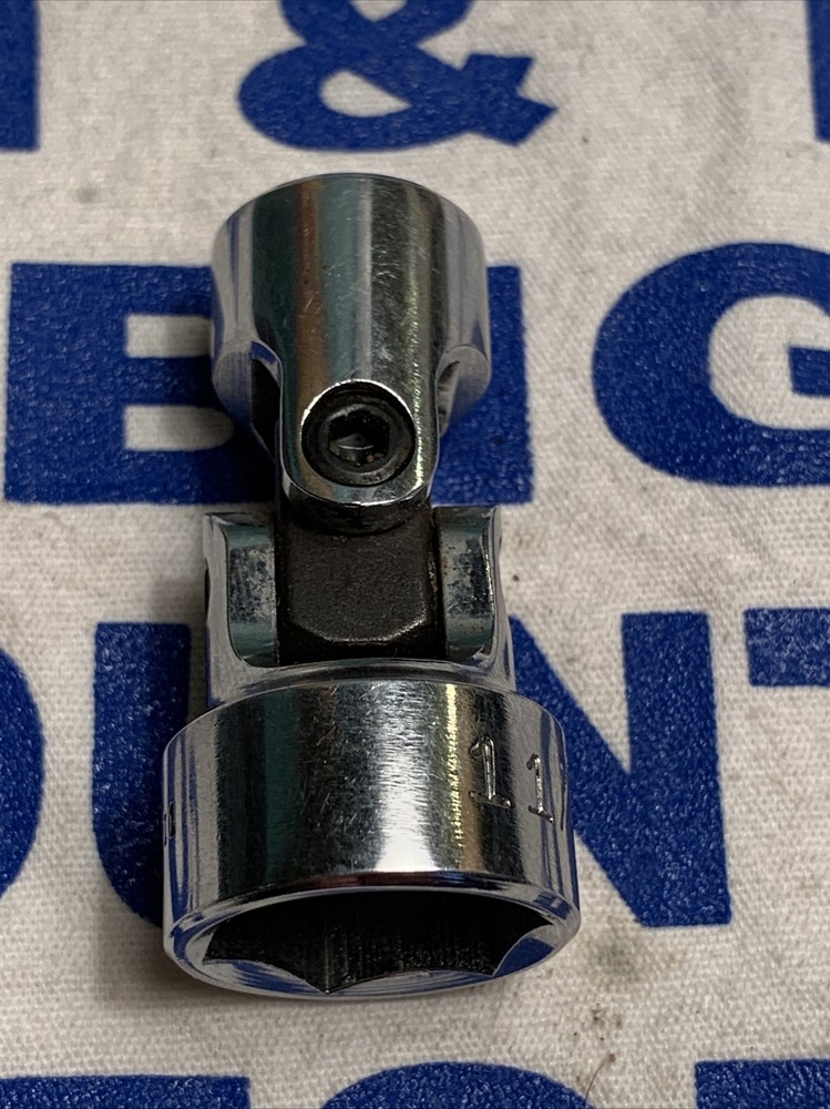 Mac Tools 3/8" Drive Universal 6pt 11/16" Shallow Socket XU226 I1