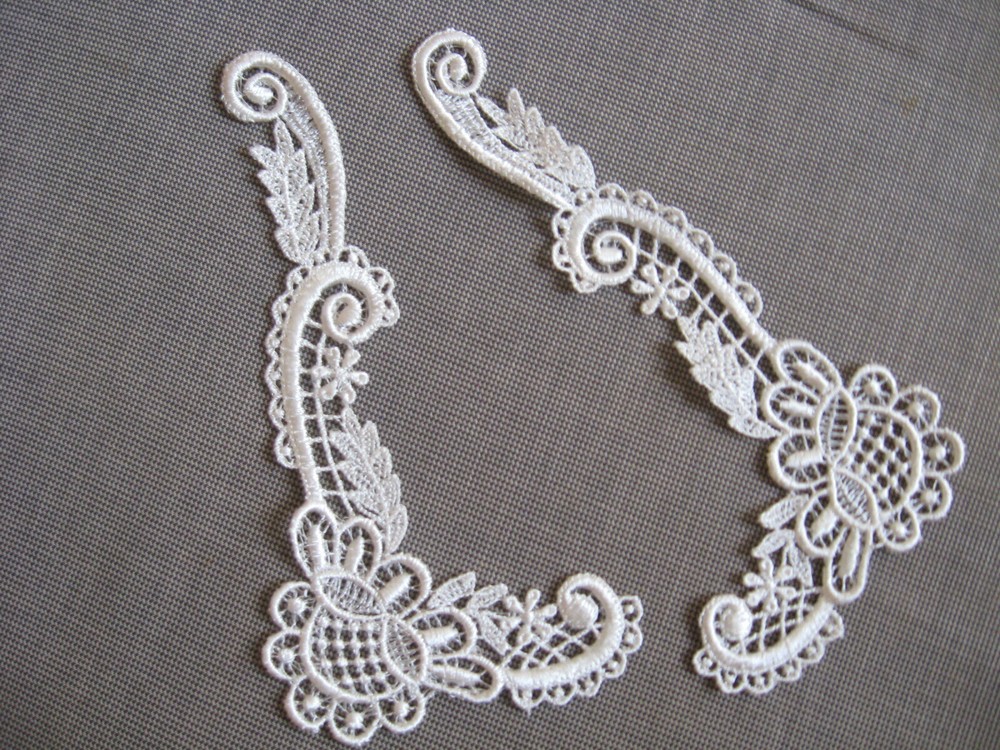 24 PAIR NATURAL SCROLL RAYON VENISE  CORNER APPLIQUE