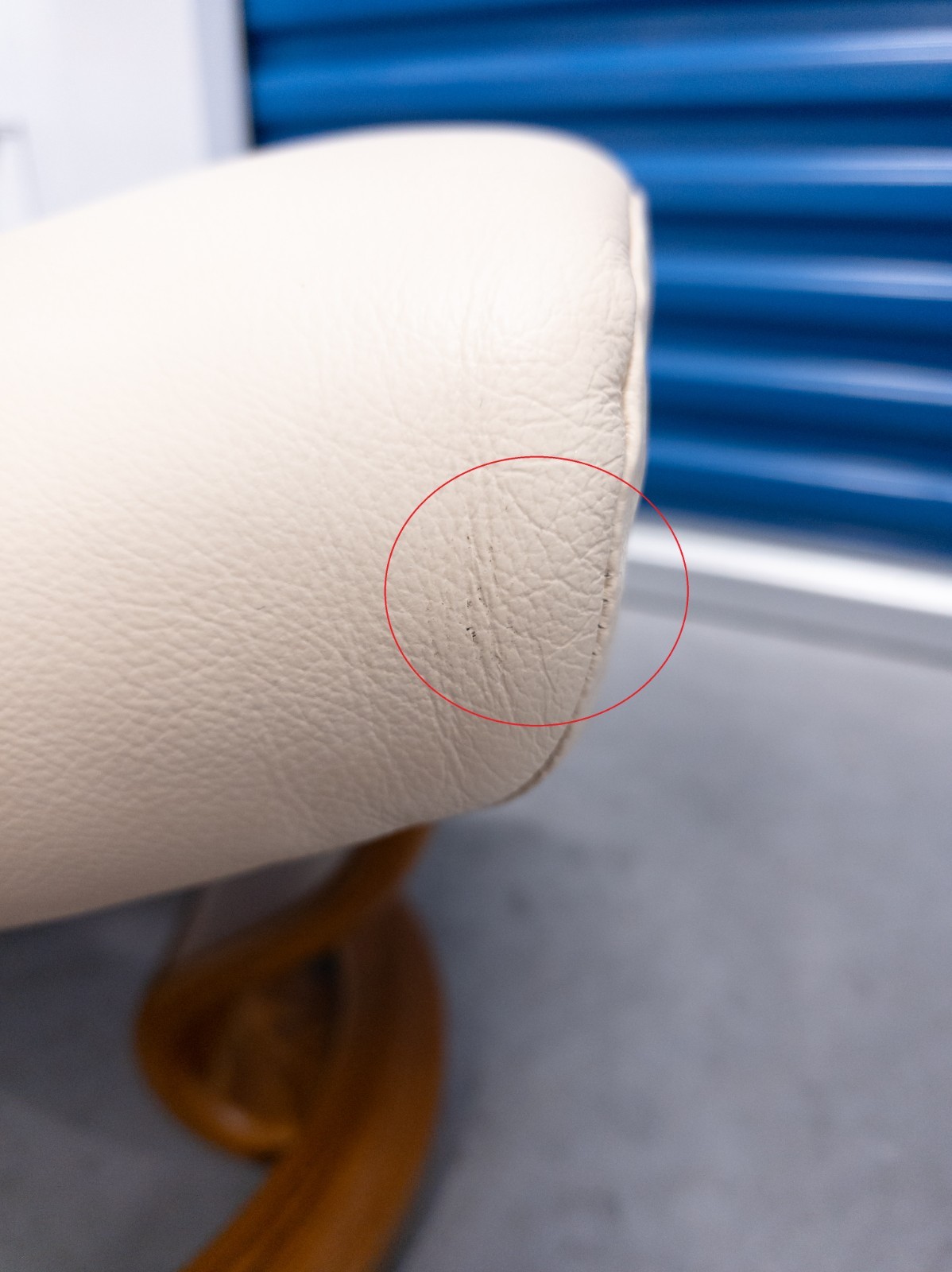 Ekornes Stressless Cream Colored Leather Ottoman | Tilt Function | Teak