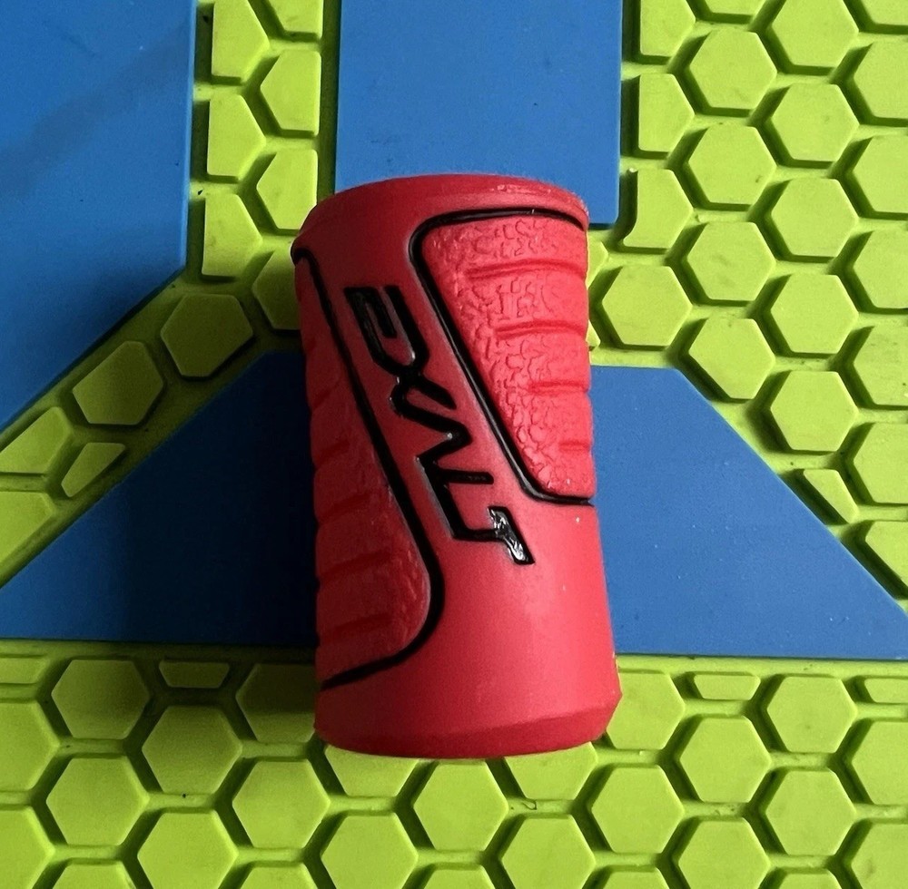 EXALT FOREGRIP / REGULATOR GRIP FOR PAINTBALL MARKER - RED / BLACK
