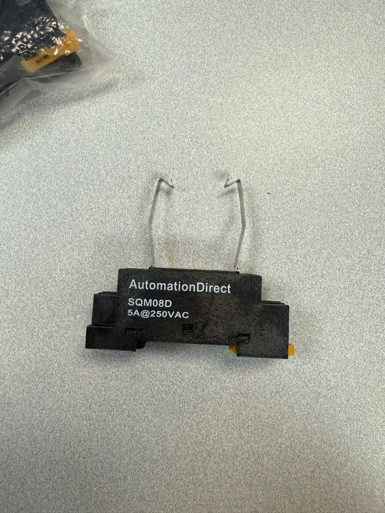 SQM08D AutomationDirect relay socket, 35mm DIN rail or panel mount. For use with