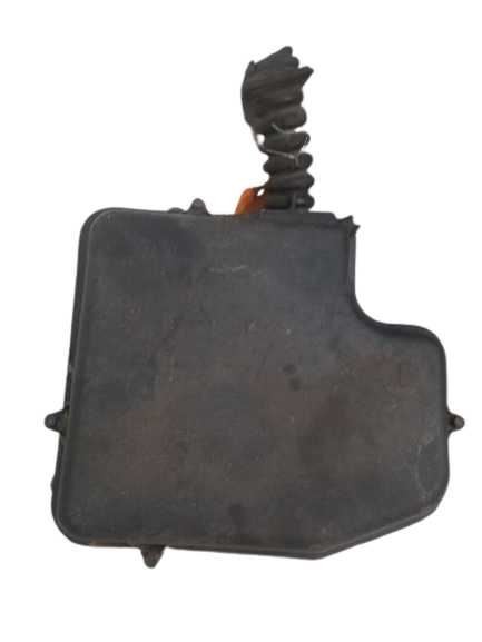 Used Fuse Box Engine fits: 2000 Volkswagen Passat engine compartment Grade A