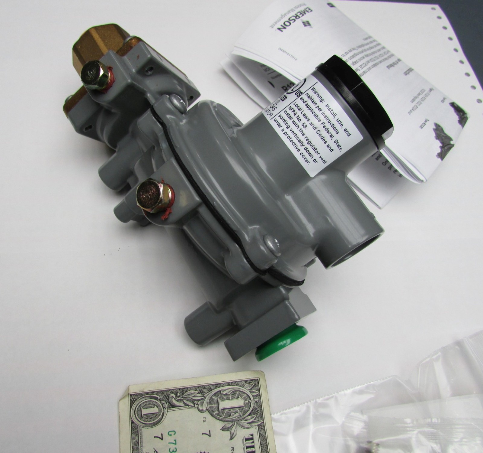 Emerson-Fisher 2-Stage LP Gas Propane Regulator Valves 550K BTU FPOL x 1/2" NPT