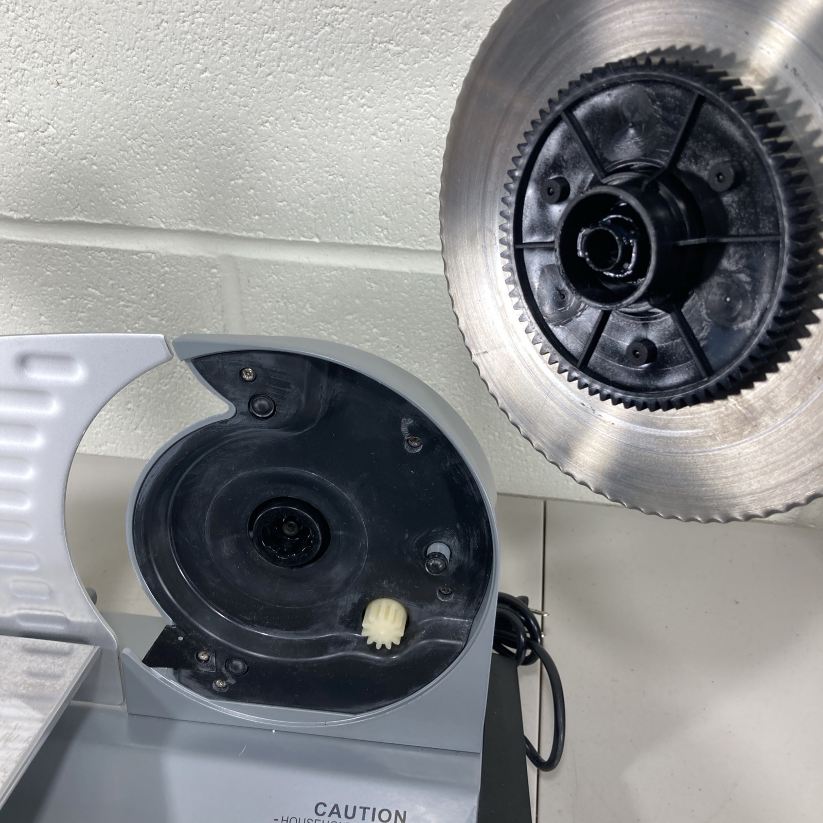 Waring Pro Food Deli Slicer - Model FS150, 7" blade - Stainless Steel