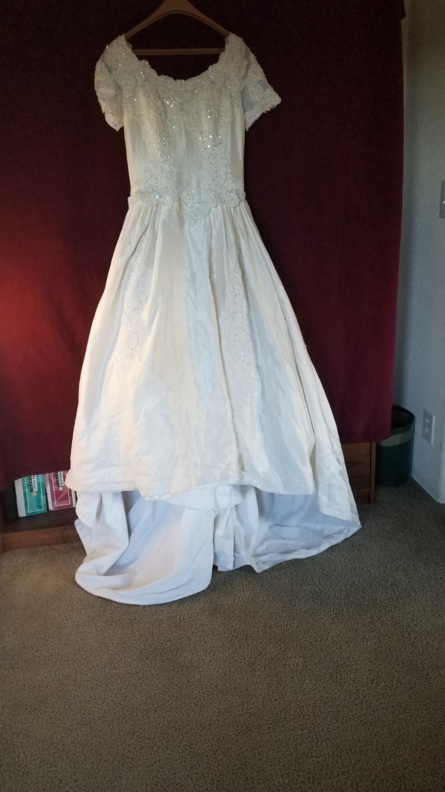 wedding dress size 8 pre owned
