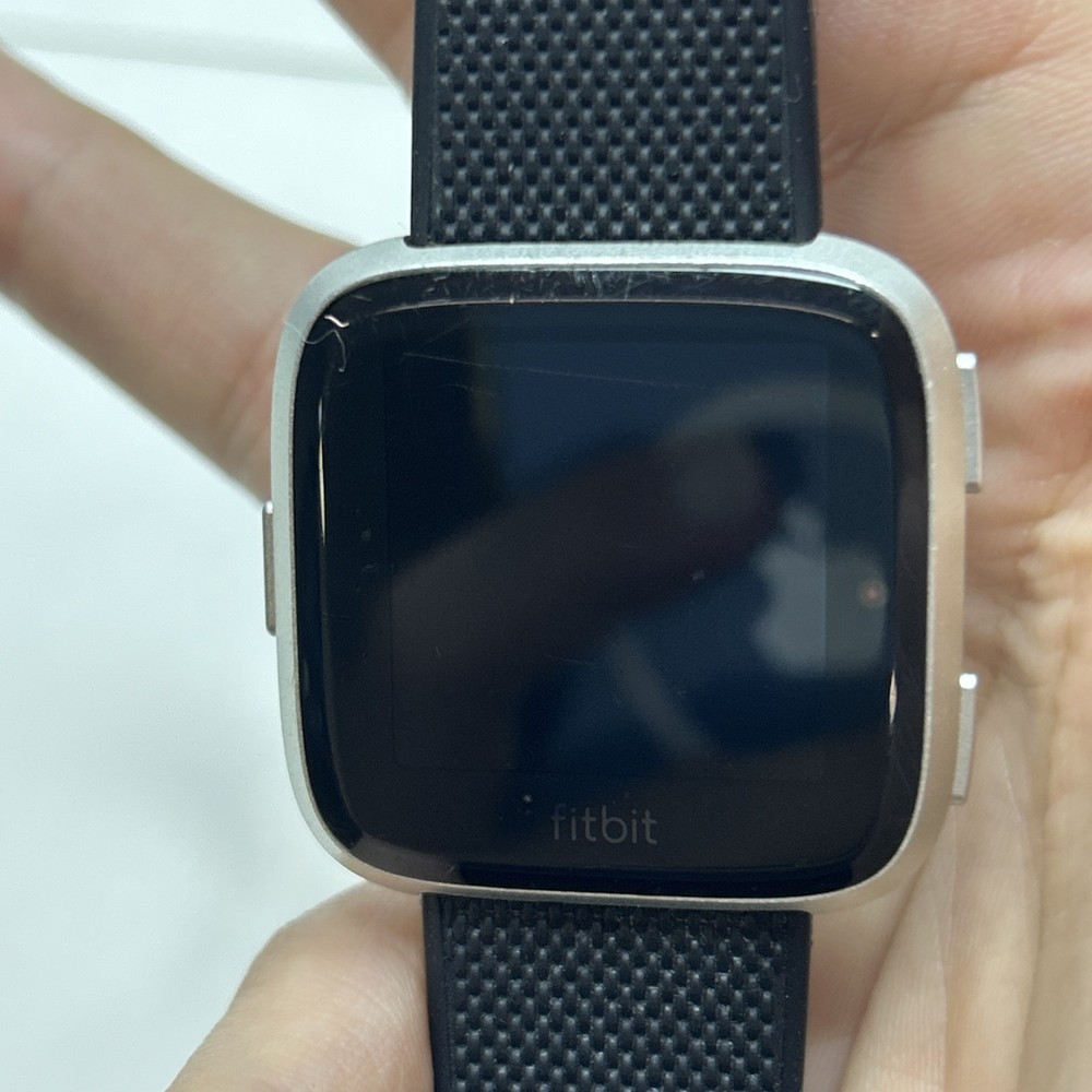 Black Size Small Fitbit Versa With Box And Charger - Tested READ
