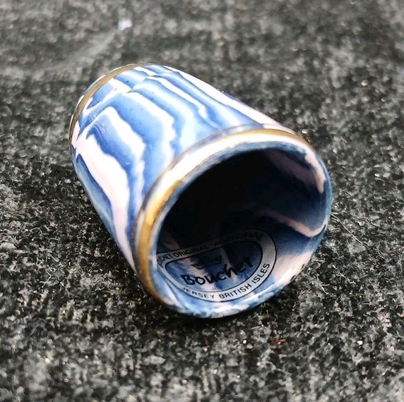 BOUCHER ORIGINAL AGATEWARE THIMBLE No 3 U2S2