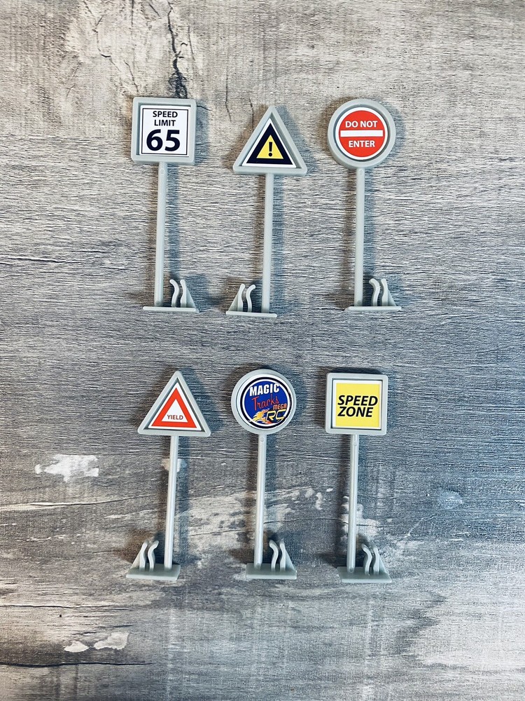 6 Plastic Miniature Road Signs