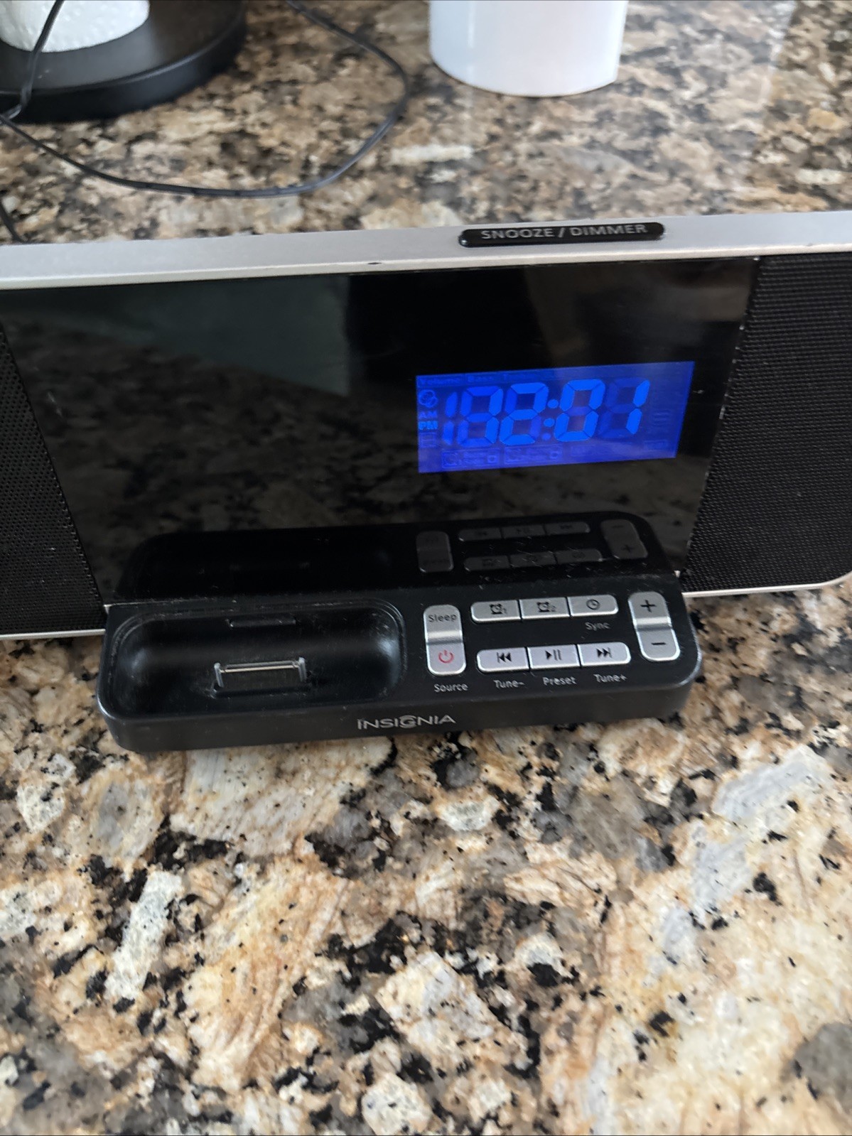 Insignia NS-CL01 AM/FM Digital Clock Radio-Rare Vintage-