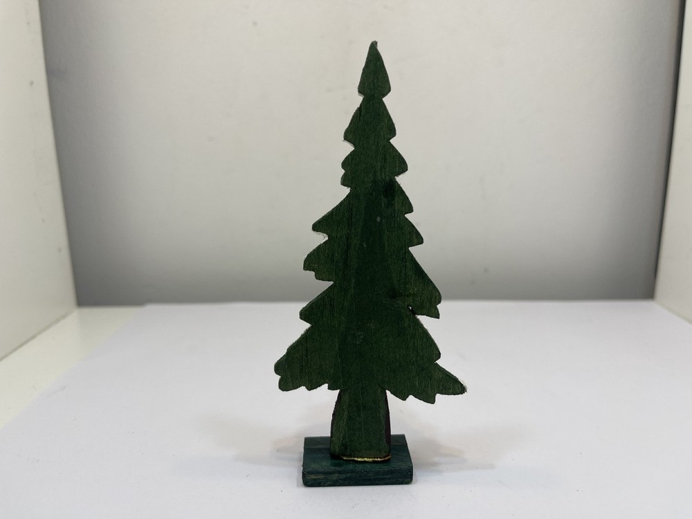 Erzgebirge Figurine Tree 13cm. Excellent Condition