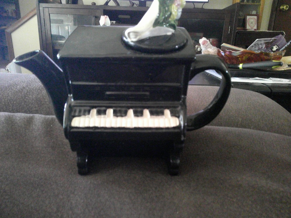 Albert Kessler & Co Ceramic Piano Tea Pot