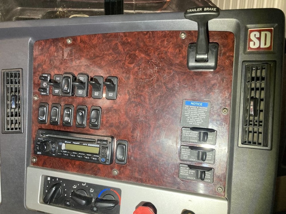 Freightliner 122SD SWITCH Dash Panel - Used | P/N HF7052