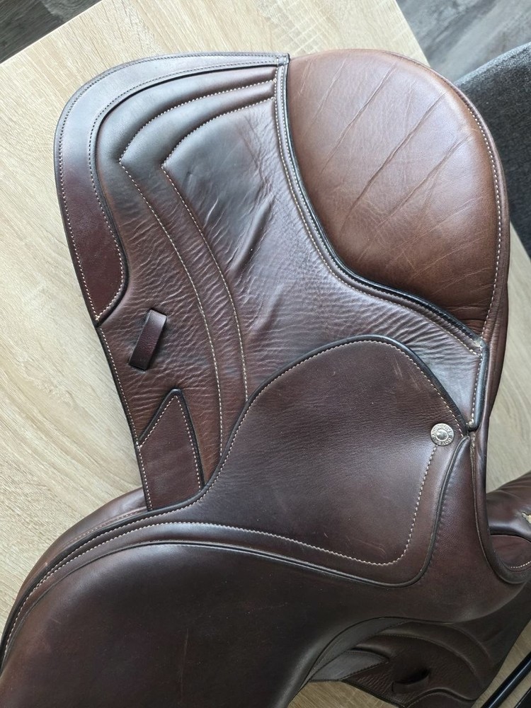Devoucoux Brown Leather Jump Saddle + Wall Mount Rack