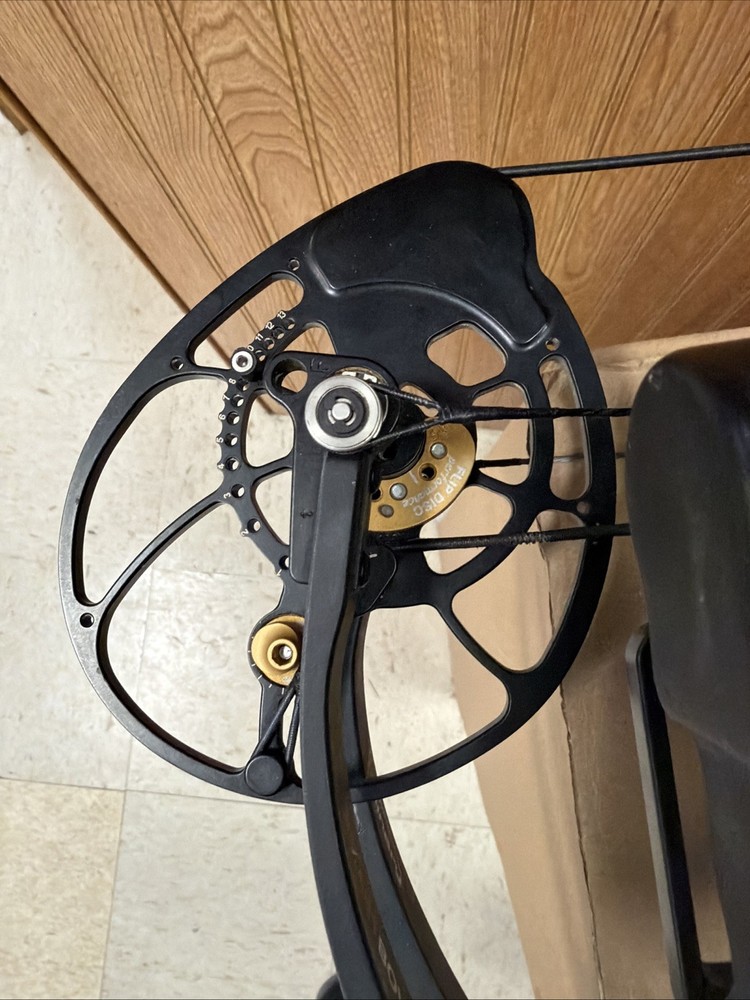 Bowtech Reign 7 Compound Bow Used