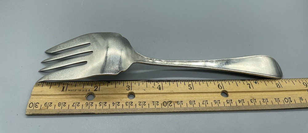 Antique WM Rogers Medium Solid Cold Meat Serving Fork Garrick Silverplate 1908