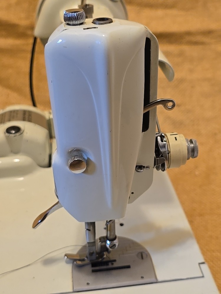 Singer 221K Featherweight Sewing Machine With Case CELERY 1960s