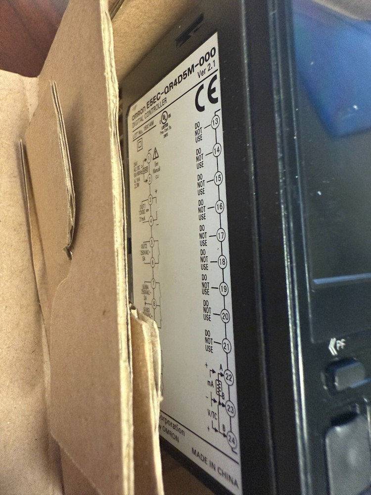 OMRON - E5EC-QR4D5M-000 CONTROL TEMP/PROC 24V PANEL MT