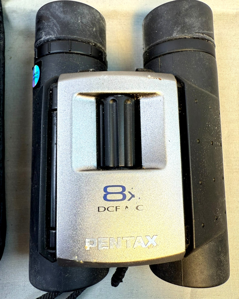 Pentax 8x22 DCF MC Compact Binoculars w Case & Caps Black