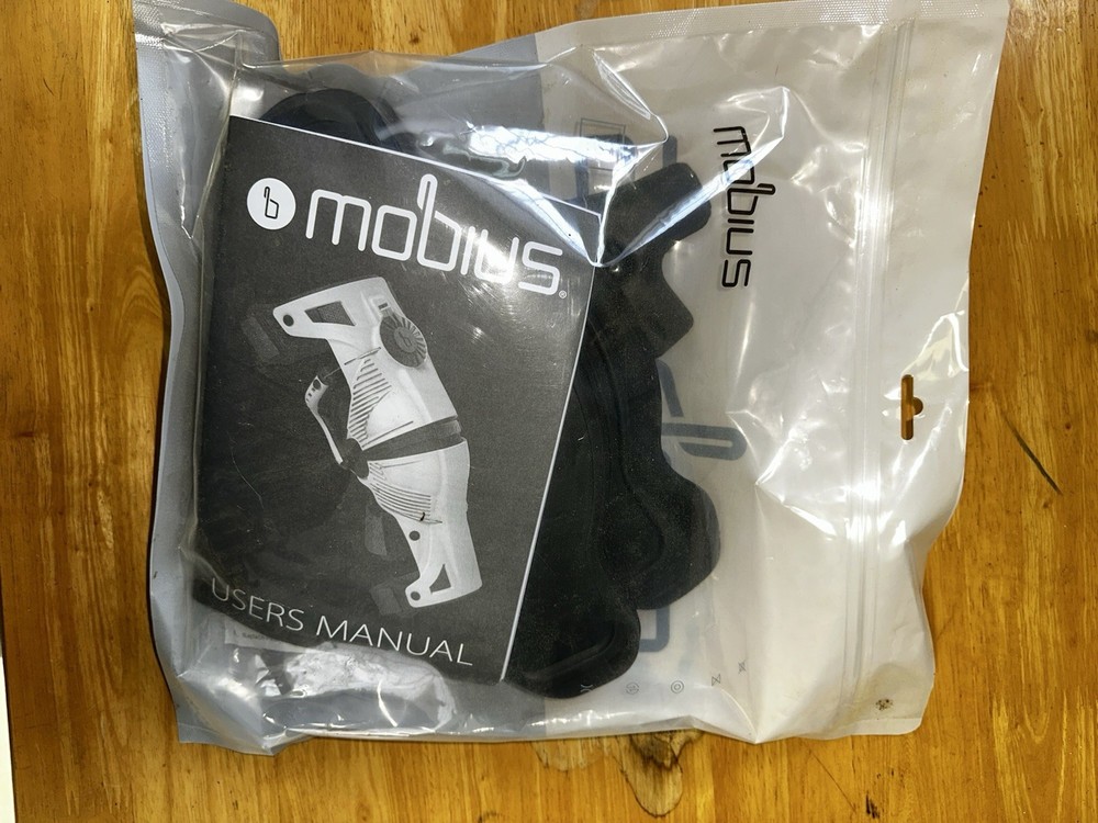 Mobius Knee brace pads