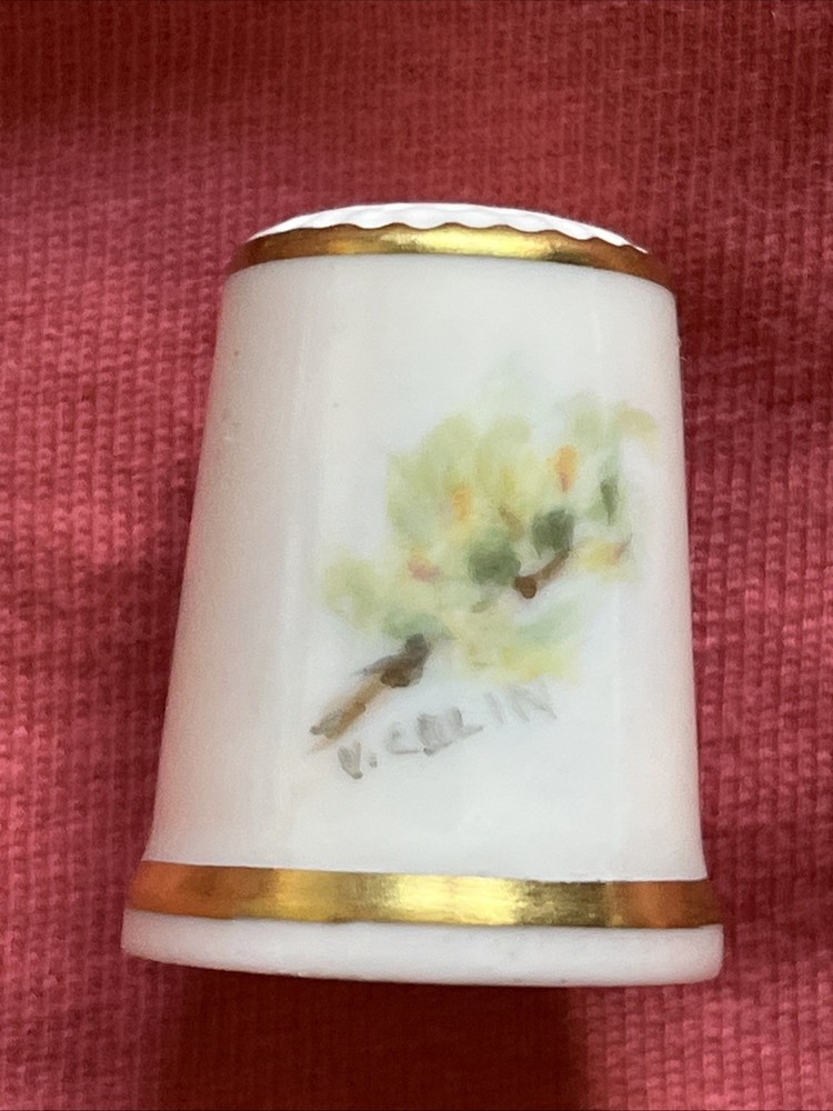ROYAL WORCESTER THIMBLE A BEAUTIFUL BIRD STUDY THIMBLE