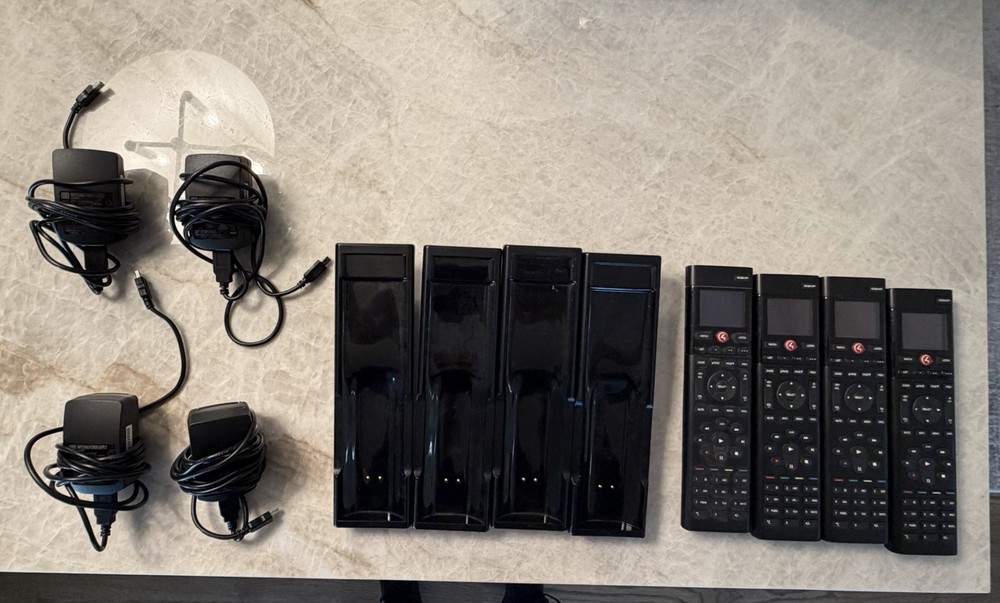 Control 4 SR260 Remotes with Charging Dock - DIM SCREENS
