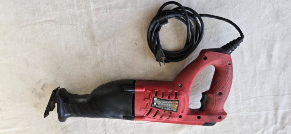 SKIL 9205 8.5 AMP RECIPROCATING SAW WITH VARIABLE SPEED DIAL