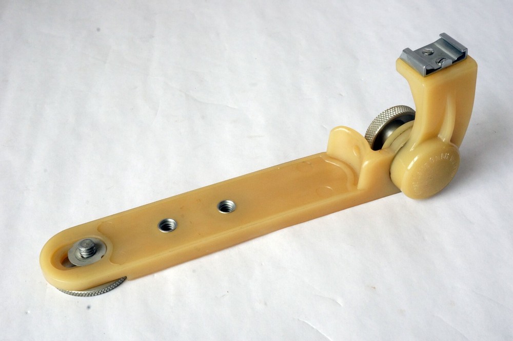 Leitz Wetzlar Leica CTOOM Camera Right Angle Adjustable Flash Bracket Plastic