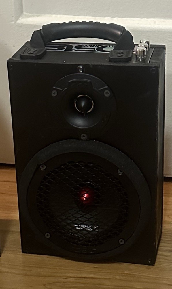 Portable Black Quarter rack. BLUETOOTH Connectivity.