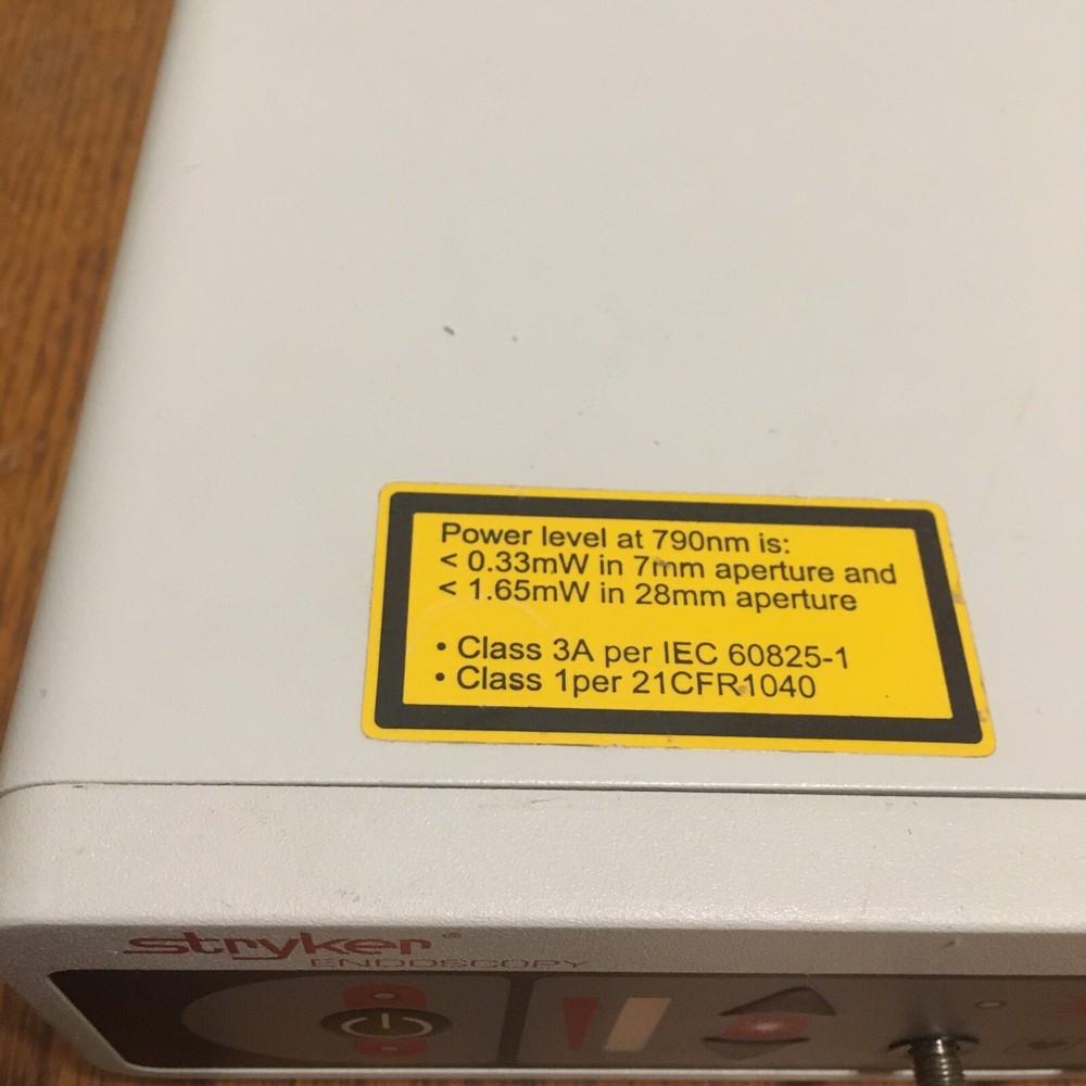 STRYKER ENDOSCOPY 220-180-521 INFRAVISION IR ILLUMINATOR LIGHT SOURCE MACHINE