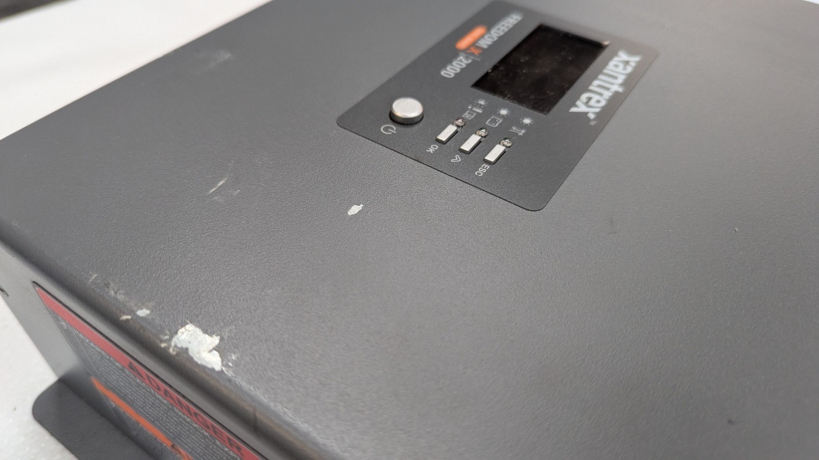 FGA 817-2000 Xantrex Freedom X 2000 BENCH TESTED USED INVERTER PURE SINE 2000W