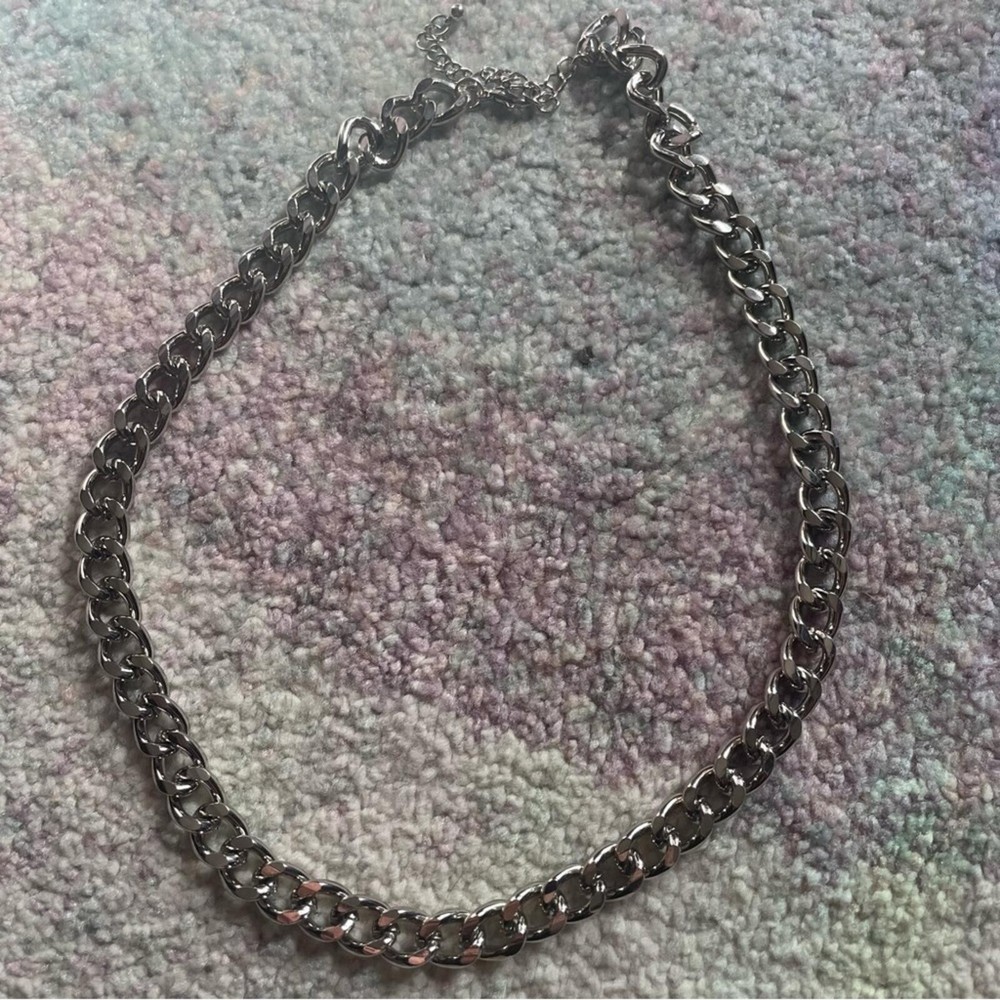Silver chain necklace